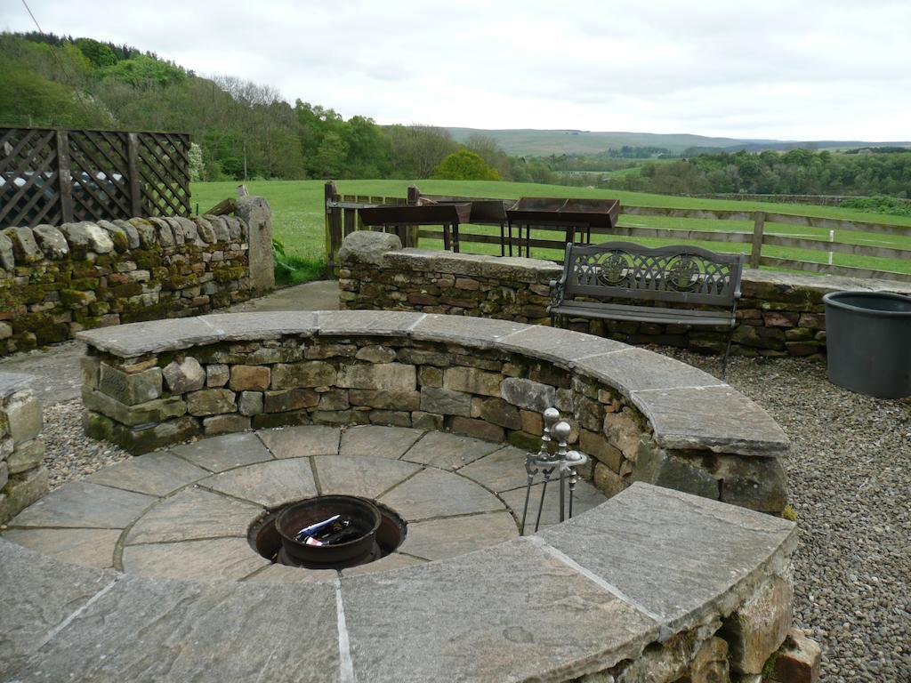 Hollybush Inn Greenhaugh ภายนอก รูปภาพ